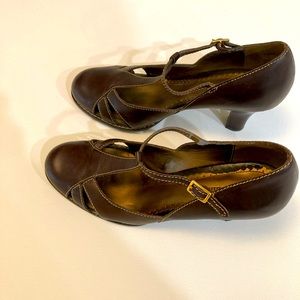 NATURILIZER MaryJanes size 8.5